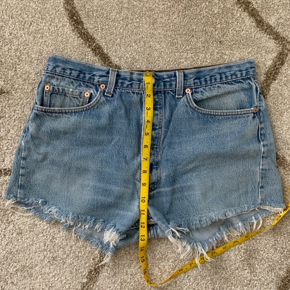 Vintage Levi’s Cutoff 501 Light Denim Shorts Button Fly - Picture 6 of 11